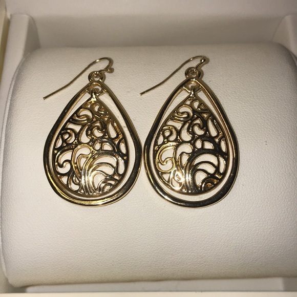 Gold Colored Hoops with Separated Pieces - Picture 3 of 7